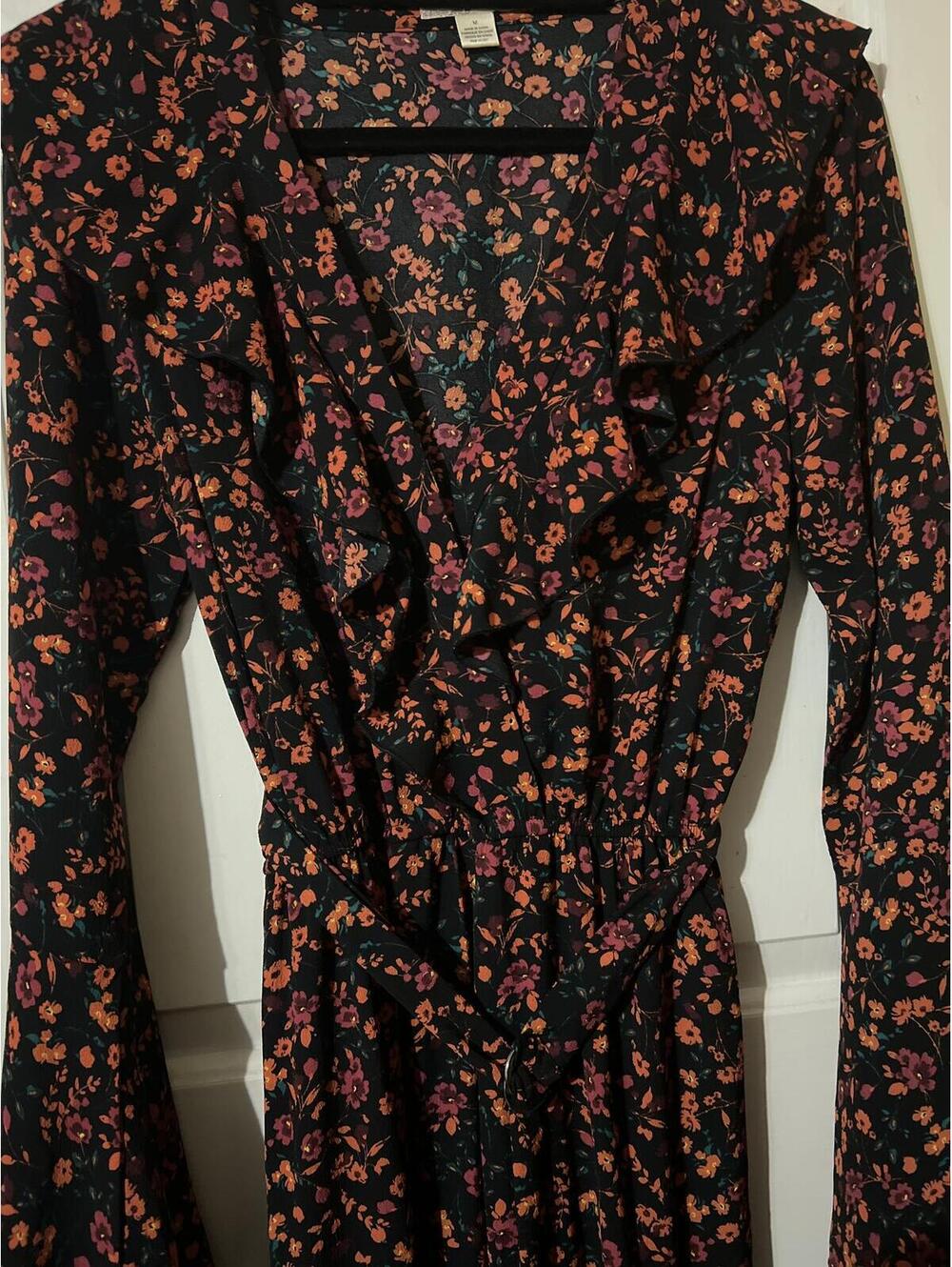 Band of Gypsies Black Floral Long Sleeve Jumpsuit Ruffle - Picture 3 of 6
